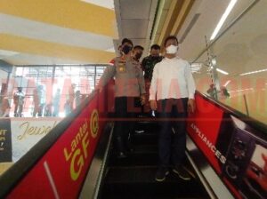 Pejabat Ex-Officio Muhammad Rudi bersama dengan Kapolresta Barelang Kombespol Nugroho Tri Nuryanto. (Foto: JP - BATAMPENA.COM)