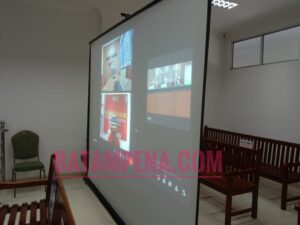 Persidangan terhadap terdakwa penyeludup mikol, Baco. (Foto: Batampena - JP) Persidangan terhadap terdakwa penyeludup mikol, Baco. (Foto: Batampena - JP)
