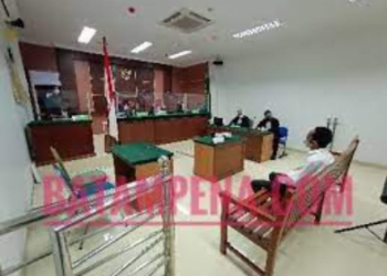 Menjelang Akhir Tahun PN Batam Bertabur Diskon. Hakim Edy Sameaputty Bungkam Seribu Bahasa