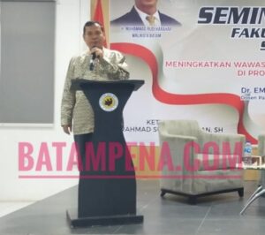 Dekan Fakultas Hukum Unrika, Dr. Tri Artanto S.H, M.H (Foto: kiriman dari mahasiswa Fakultas Hukum Unrika, Jonrius Sinurat) Dekan Fakultas Hukum Unrika, Dr. Tri Artanto S.H, M.H (Foto: kiriman dari mahasiswa Fakultas Hukum Unrika, Jonrius Sinurat)
