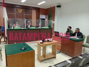 Suasana sidang pembacaan pledoi oleh penasehat hukum terdakwa Rasman atas nama Jendris Sihombing. Foto: Joni Pandiangan - Batampena.com