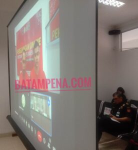 Penampakan terdakwa Albi Zumara dan Muhammad Imam Kharomain dalam persidangan yang dilaksanakan secara virtual di PN Batam. (Foto: JP - BATAMPENA.COM) Penampakan terdakwa Albi Zumara dan Muhammad Imam Kharomain dalam persidangan yang dilaksanakan secara virtual di PN Batam. (Foto: JP - BATAMPENA.COM)
