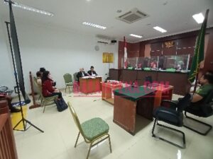 Suasana persidangan pemeriksaan saksi perkara penggulapan yang membelenggu terdakwa Maria Luki Nawang Sari. (Foto: JP - Batampena.com)
