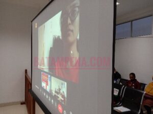 Terdakwa Maria Luki Nawang Sari hadir di persidangan secara virtual. Foto: JP – Batampena.com Terdakwa Maria Luki Nawang Sari hadir di persidangan secara virtual. Foto: JP – Batampena.com