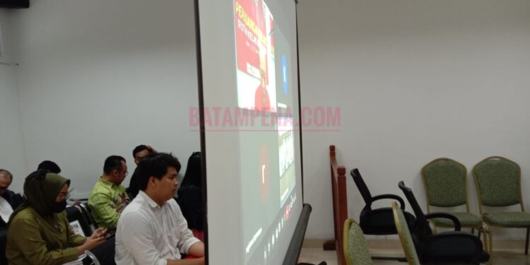 Terdakwa penyeludup balpres, Thiam Fat dalam sidang pembacaan vonis di PN Batam. Foto: JP - Batampena.com