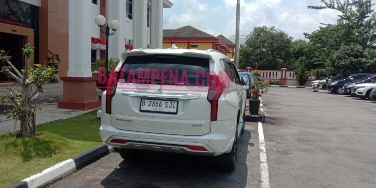 Mobil mewah Pajero Sport Dakar milik Wakil Ketua Pengadilan Negeri Batam, Bambang Trikoro. Sumber foto: JP - BATAMPENA.COM