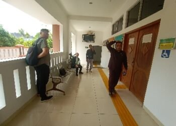 Para Advokat Gentayangan di PN Batam Menunggu Persidangan, Hakim Benny Yoga Dharma: Semua Sidang Ditunda