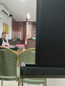 Jaksa penuntut umum (JPU) Karya So Immanuel dalam persidangan kala ditegur hakim David Sitorus. Jaksa penuntut umum (JPU) Karya So Immanuel dalam persidangan kala ditegur hakim David Sitorus.