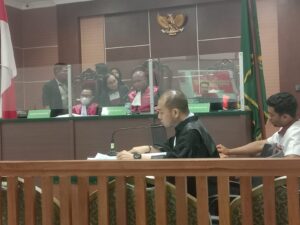 Suasana kala Edy Sameaputty menyampaikan rencana sidang tatap muka di PN Batam. Sumber foto: JP - Batampena.com Suasana kala Edy Sameaputty menyampaikan rencana sidang tatap muka di PN Batam. Sumber foto: JP - Batampena.com