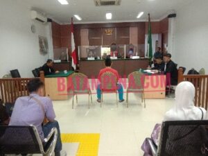 Sidang pembacaan pledoi oleh penasehat hukum Iswandi alias Awi alias Bang Long atas nama Dobby Agustinus Situmorang. Foto: JP - Batampena.com