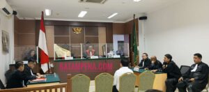 Suasana persidangan terhadap terdakwa Roma Nasir Hutabarat di PN Batam. (Sumber foto: JP – BATAMPENA.COM)
