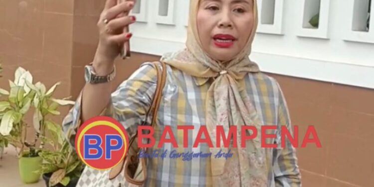 Korban penipuan Eryanti yang dilakukan seorang ASN di Kota Batam, Lenny Yuliana. (Sumber foto: JP - BATAMPENA.COM)
