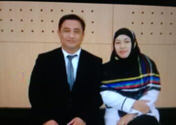 Hakim Pengadilan Tipikor Tanjung Pinang, Siti Hajar Siregar bersama suaminya yang juga hakim di PN Batam, Benny Yoga Dharma. Sumber Foto: Dokumentasi pribadi milik Benny Yoga Dharma)