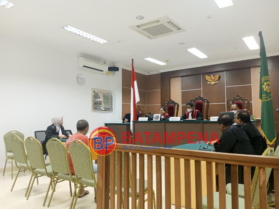 Suasana persidangan dengan agenda pembacaan vonis terhadap terdakwa Rahman Padak di Pengadilan Negeri Batam.(Sumber foto: JP - BatamPena.com)