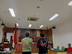 Suasana pemeriksaan saksi Jimmy Lee dan Eki Tua Susanto Lumban Gaol di PN Batam. (Sumber foto: JP - BatamPena.com)