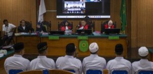 Suasana jalannya sidang PK dalam perkara pembunuhan Vina dan Eky di Cirebon. Persidangan itu berlangsung di PN Cirebon, Jawa Barat, Senin (09 Desember 2024) silam.. (Sumber foto: ANTARA Foto/ Dedhez Anggara)
