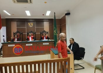 Suasana sidang terdakwa Umi Lubis di PN Batam. (Sumber foto: JP - Batam pena.com)