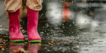 Cuaca Jakarta 26 Oktober: Hujan Petir Mengguyur Jaksel dan Jaktim Sore Ini