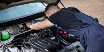 Mengapa Tutup Mesin Mobil Tidak Bisa Menutup dengan Sempurna?