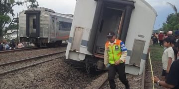 8 Kereta Dibatalkan Akibat KA Purwojaya Anjlok di Bekasi