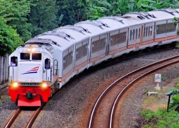 Kereta Jenazah PB XIII Ditarik Ribuan Abdi Dalem, Penghormatan Terakhir untuk Raja Mataram