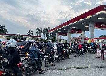 Antre BBM Berjam-jam, Harga Eceran Melonjak: Warga Sumut Kehilangan Waktu dan Penghasilan