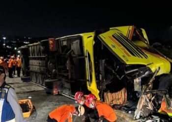 Ngebut di Tikungan: Misteri Maut Bus Cahaya Trans 15 Tewas di Tol Krapyak