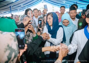 Komdigi Distributes 6.5 Tons of Basic Food Packages in the Most Flood-Affected Areas of Deli Serdang