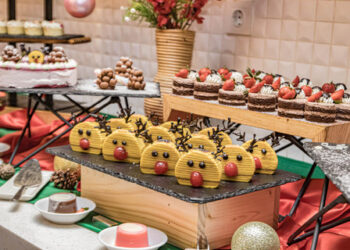 Surga Permen Natal: Rayakan Momen Manis Keluarga di Hotel Ini