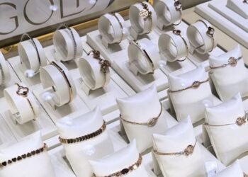Emas: Kilau Mewah atau Investasi Cerdas?