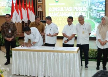 Hadiri Forum Konsultasi Publik, Ketua DPRD Tandatangani Ranwal RKPD Batam Tahun 2027