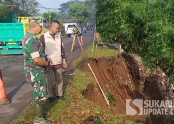 Longsor Sukabumi Lumpuhkan Jalan Nasional