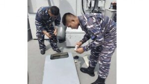 631841c62d8da-serpihan-pesawat-latih-tni-al-yang-jatuh-di-perairan-madura_1265_711.jpg