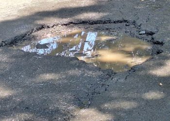 Jebakan Maut Musim Hujan: Lubang Jalan!