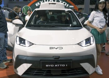Populer: BYD kalahkan Tesla; harga minyak sawit anjlok karena Malaysia