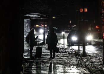 Berlin power cut leaves thousands without electricity