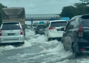 KM 50 Tangerang-Merak: Banjir Mulai Surut