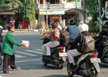 Satpol PP Aceh Besar Bubarkan Aksi Galang Dana Ilegal di Lambaro