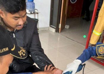 Cincin Menghimpit Jari, Warga Kedungreja Minta Tolong Damkar