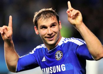 Chelsea Tertahan, Rosenior Cari Pilar Andal