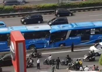 Bus Transjakarta Tabrakan: Sopir Mengantuk Penyebabnya