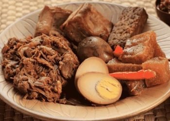 Gudeg Koyor Pedas: 5 Surga Rasa Medok Jakarta