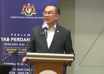Anwar: Law-breaking places of worship face demolition