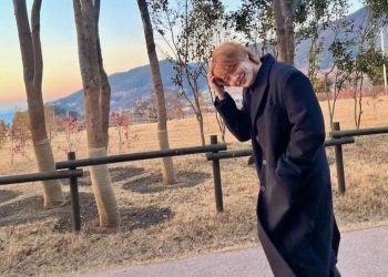 Padu Padan Coat ala IN Stray Kids: Kasual Menawan Hingga Formal Elegan