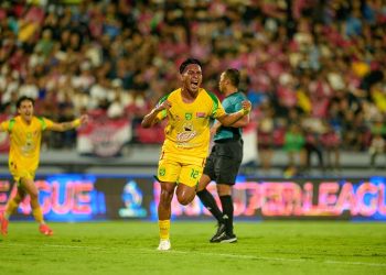 Tavares Tepati Janji: Persebaya Akhiri Rekor Buruk di Kandang Bali Berkat Pengorbanan Pemain