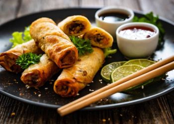 3 Resep Lumpia Imlek Pembawa Hoki