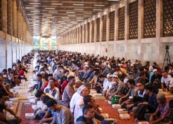 5 Kebiasaan Positif Berbuka Puasa di Masjid Saat Ramadhan