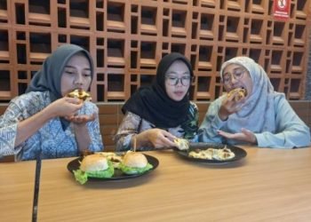 Rendang Pizza & Burger: Spesial Buka Puasa Kemuning Depok