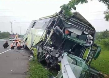 Penumpang Bus Wisata Banten: Jeritan Maut di Tol Cipali