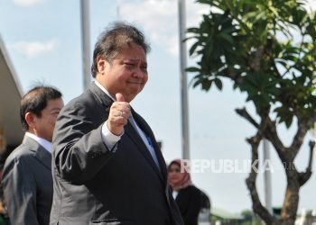 Outlook Peringkat Utang RI Negatif: Respons Airlangga
